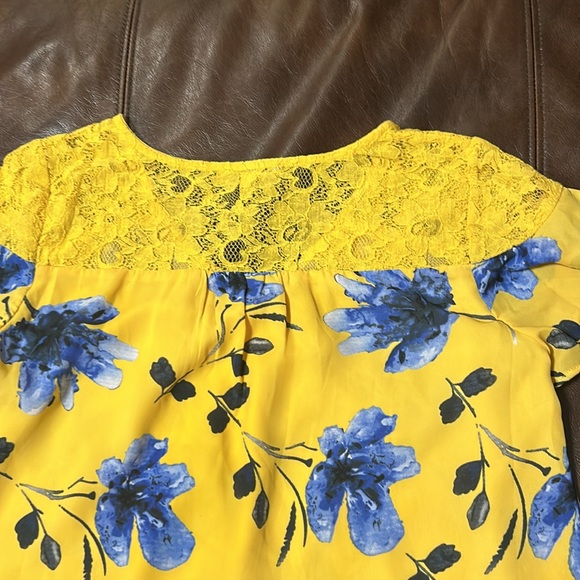 Beautiful yellow and blue silk short sleeve blouse with detailed embroidery, S - Picture 6 of 6